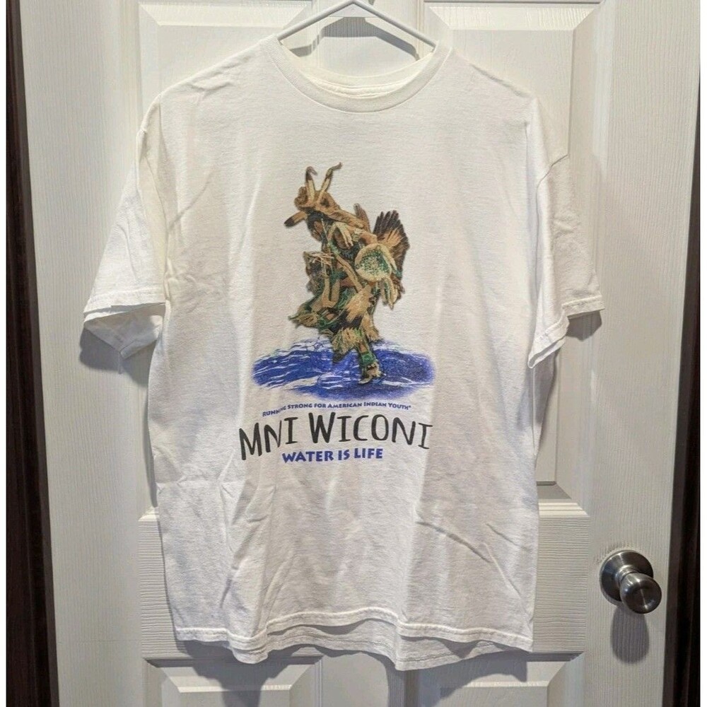 Mni Wiconi Water Is Life Size Large‎ T Shirt Running Strong Native American